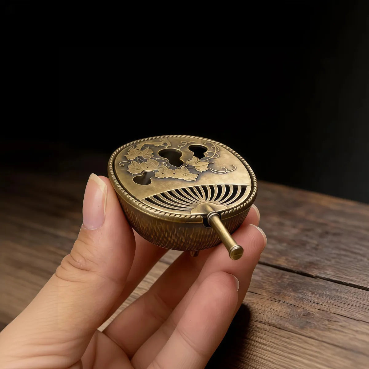 Banana Leaf Ritual – Gourd Fan Alloy Incense Burner Set