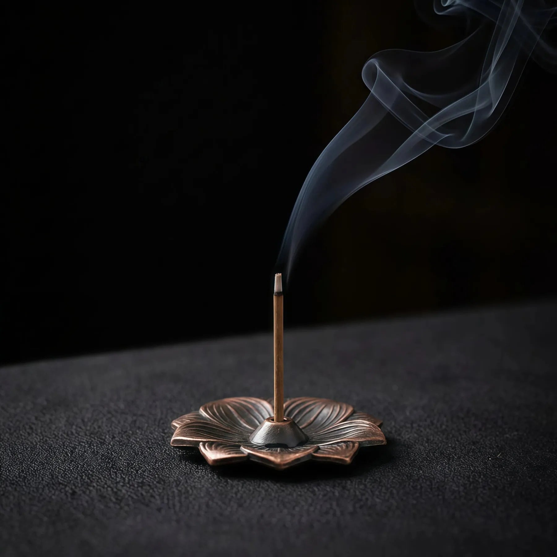Purity & Awakening – Ultra-Slim Metal Lotus Incense Holder Set
